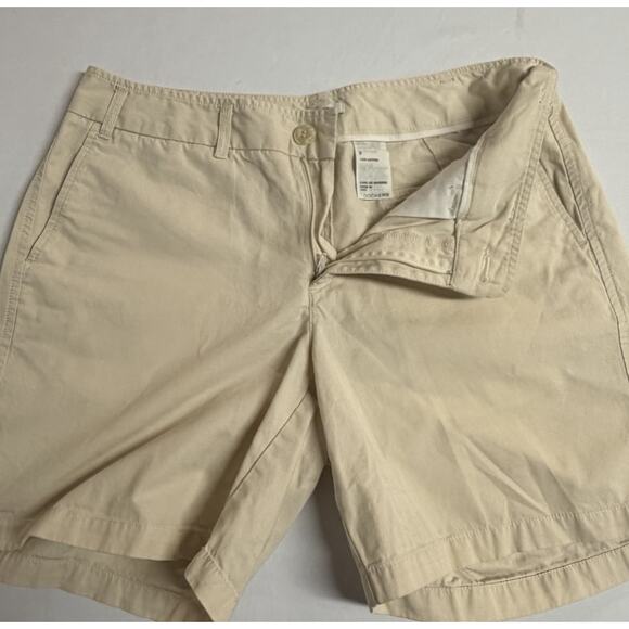 Dockers Casual Button Zip Chino Shorts Women's Size 8 Beige MID RISE - Picture 3 of 10